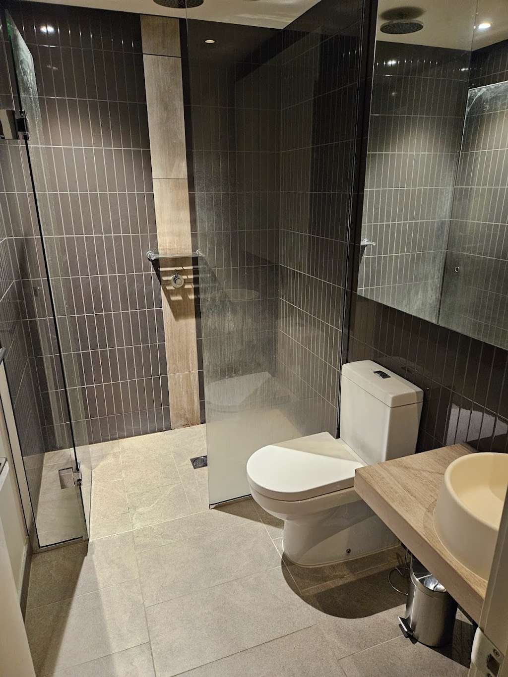 Ensuite room